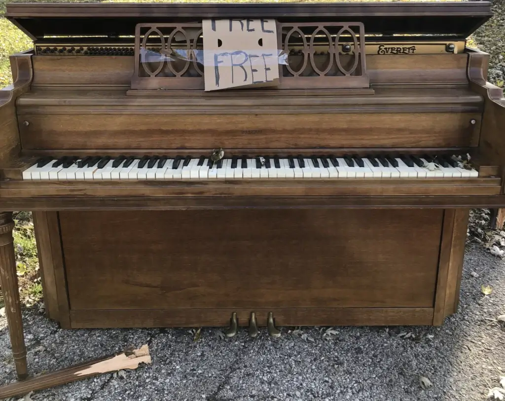 A poor neglected piano looking for a new home.